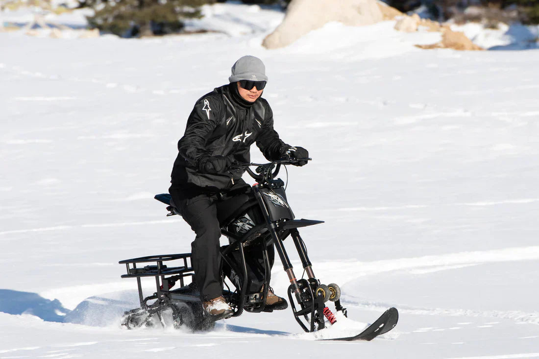 People with Riding’times GT73 Pro Snow Track Kit